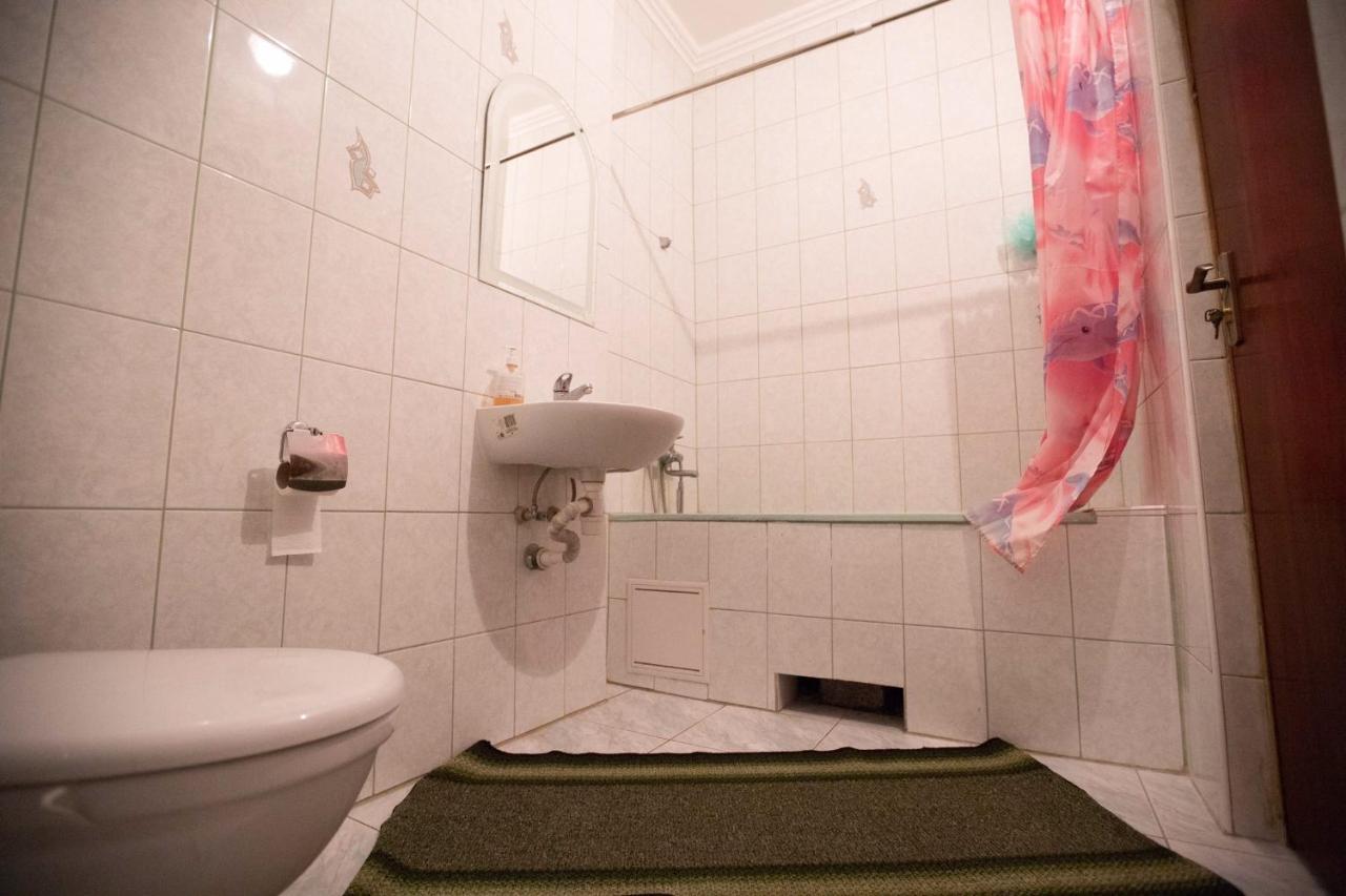 Guest House In Drachino Svaliava Eksteriør billede